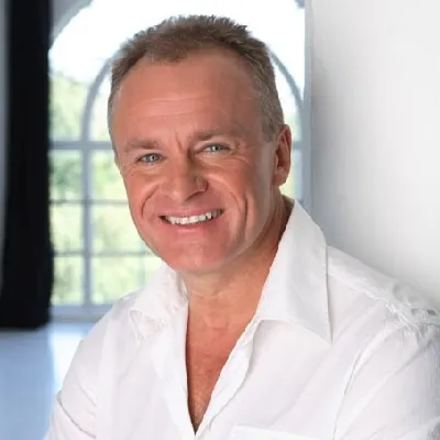Bobby Davro Official Speaker Profile Image