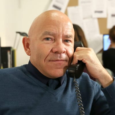 Dominic Littlewood Official Speaker Profile Picture