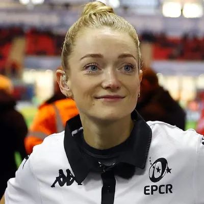 Hollie Davidson official speaker profile picture