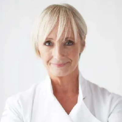 Lesley Waters Official Speaker Profile Image