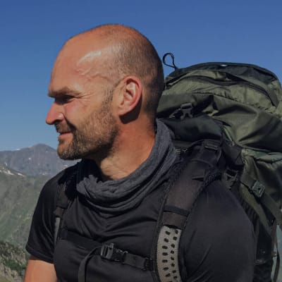 Monty Halls Official Speaker Profile Picture