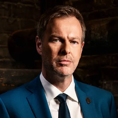 Peter Jones Official Speaker Profile Image