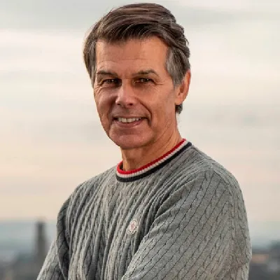 Robin Galloway Official Speaker Profile Image
