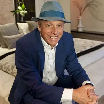 Simon Woodroffe Official Speaker Profile Image