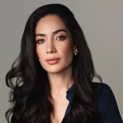 Nina Schick Official Speaker Profile Picture